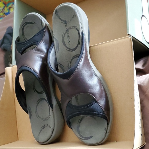 Merrell brown leather slides, worn once. Size 10 B - Picture 2 of 7